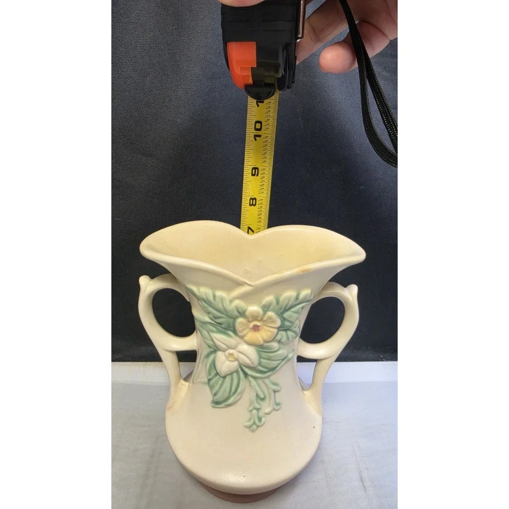 VINTAGE Hull Art Pottery Wildflower Vase USA W-6-7 1/2